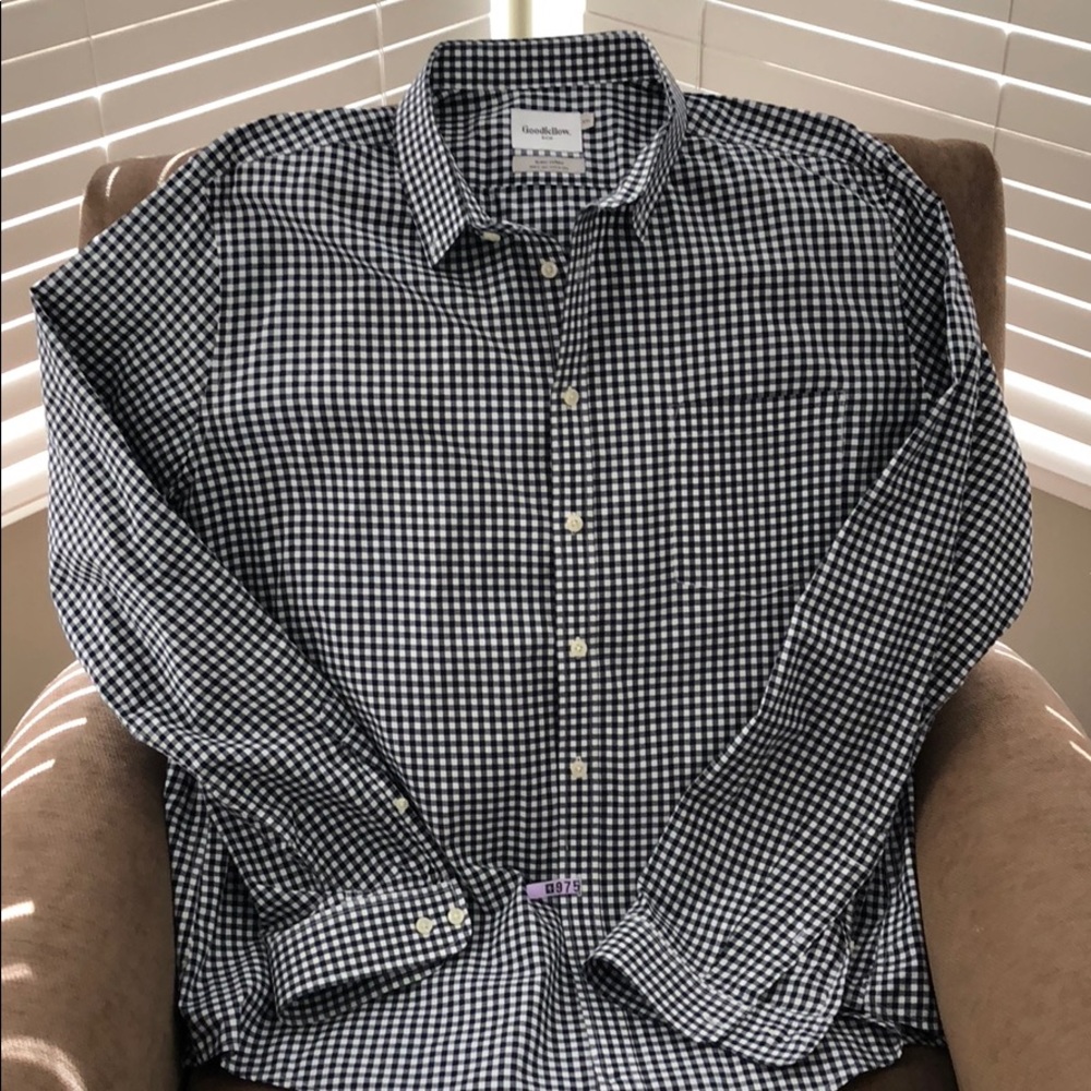 Men’s dress shirt- like new, barely worn